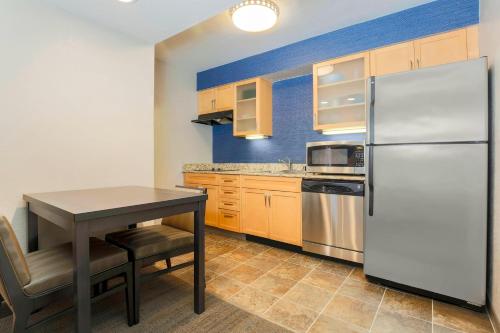 Cucina o angolo cottura di Residence Inn Boston North Shore/Danvers
