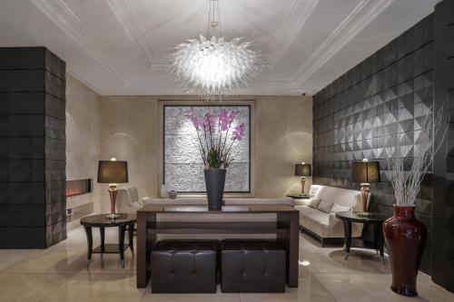 Area soggiorno di Lugal, a Luxury Collection Hotel, Ankara