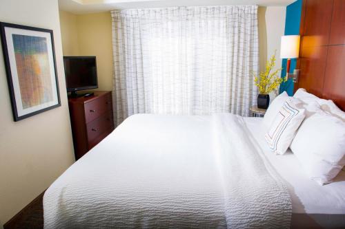 Katil atau katil-katil dalam bilik di Residence Inn by Marriott Columbia Northwest/Harbison