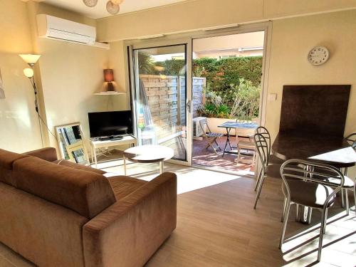 Studio climatisé avec parking, 4 pers, centre Sainte-Maxime