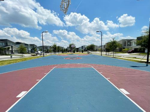 Brand New Luxury 5 Bedroom pool Home 272 photo 48