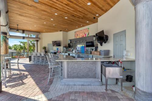 Brand New Luxury 5 Bedroom pool Home 272 photo 51