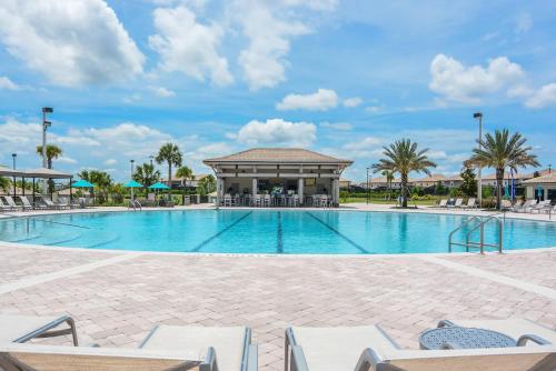 Brand New Luxury 5 Bedroom pool Home 272 photo 63