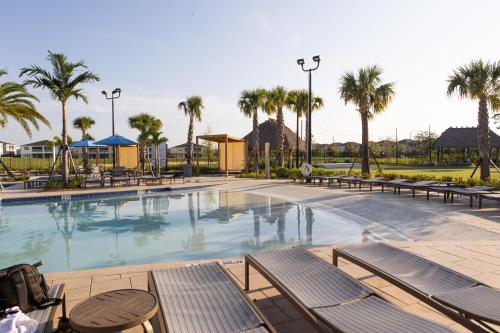 Brand New Luxury 5 Bedroom pool Home 272 photo 73