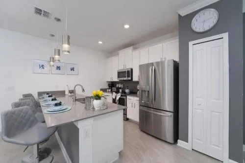 Brand New Luxury 5 Bedroom pool Home 272 photo 1