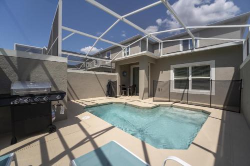 Brand New Luxury 5 Bedroom pool Home 272 photo 16