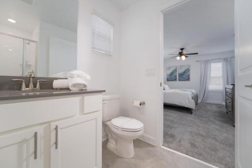 Brand New Luxury 5 Bedroom pool Home 272 photo 20