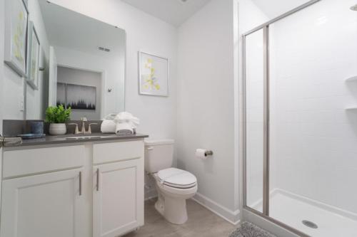 Brand New Luxury 5 Bedroom pool Home 272 photo 15