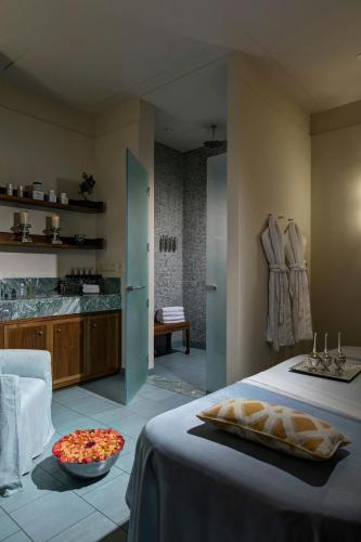 Cuisine ou kitchenette dans l'établissement Assila, a Luxury Collection Hotel, Apartment Jeddah