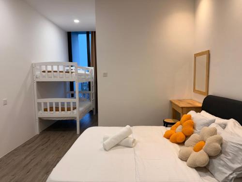 Postel nebo postele na pokoji v ubytování Kuching City 3B2B 10pax - The Podium Hospital Aeon Mall