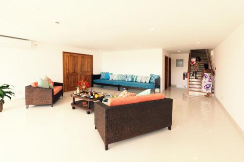 Gallery image of Chic 4BR Villa with Private Pool by Cliffhanger Villas in Misere