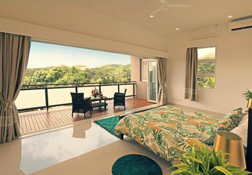 Gallery image of Chic 4BR Villa with Private Pool by Cliffhanger Villas in Misere