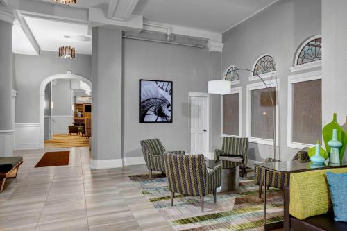 Residence Inn by Marriott Cleveland Downtown Image