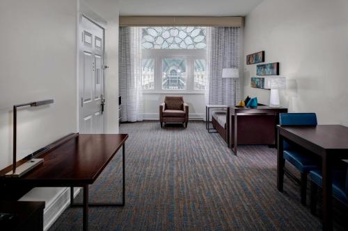 Residence Inn by Marriott Cleveland Downtown Image