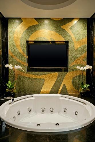 Et badeværelse på Grosvenor House, a Luxury Collection Hotel, Dubai