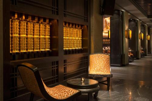 Et opholdsområde på Grosvenor House, a Luxury Collection Hotel, Dubai
