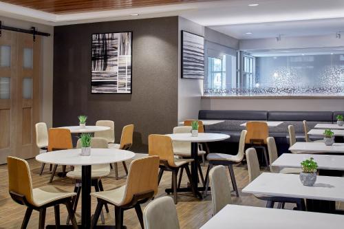 Posezení v ubytování Residence Inn by Marriott Cleveland University Circle/Medical Center