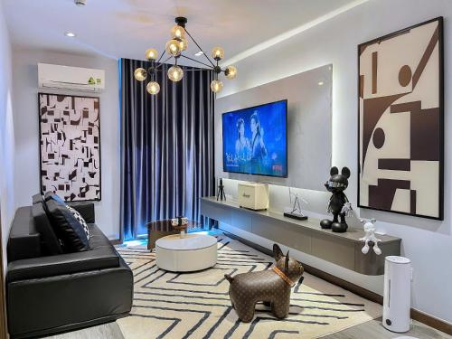 Televisyen dan/atau pusat hiburan di CSJ TOWER - CSJ Apartment 5 Stars Vung Tau City - Căn Hộ CSJ 5 Sao View Biển Vũng Tàu - MINH TOẢN's Homestay