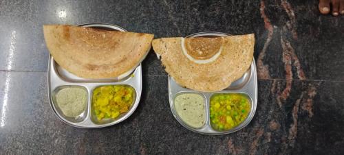 Jídlo v penzionu nebo okolí