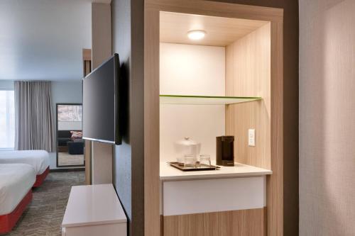 Letto o letti in una camera di SpringHill Suites by Marriott Salt Lake City Sugar House