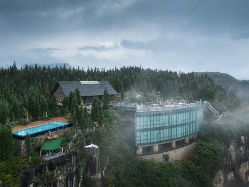Bazén v ubytování 贵州z悬崖酒店 nebo v jeho okolí