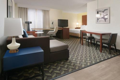 Residence Inn Dallas Addison/Quorum Drive Image