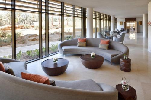Гостиная зона в Marriott Riyadh Diplomatic Quarter