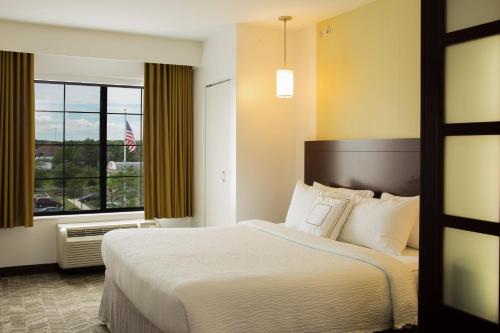 Katil atau katil-katil dalam bilik di SpringHill Suites Quakertown Pennsylvania