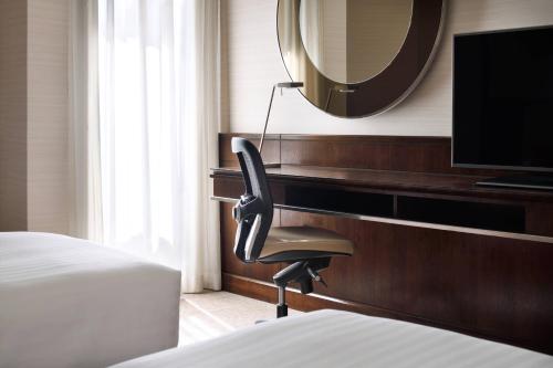 Katil atau katil-katil dalam bilik di Riyadh Marriott Hotel
