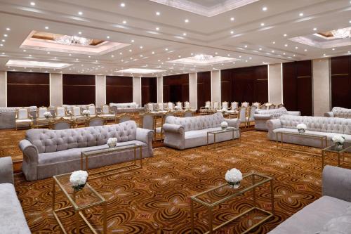 Ruang duduk di Riyadh Marriott Hotel