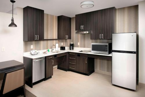 Residence Inn by Marriott Denver Airport/Convention Center Image