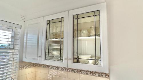 Ένα μπάνιο στο Little Vella