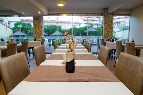Un restaurant o un altre lloc per menjar a Fonte Arcada