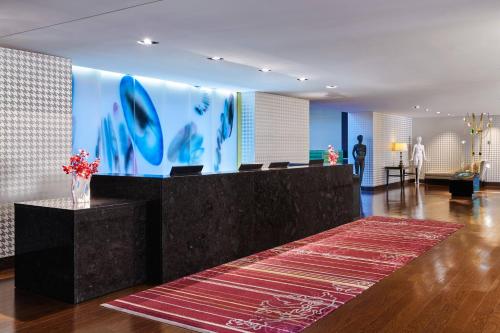 Posezení v ubytování The Nines, a Luxury Collection Hotel, Portland