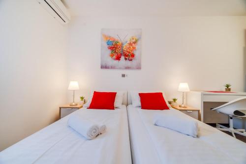 Red Vibe Apartments Central