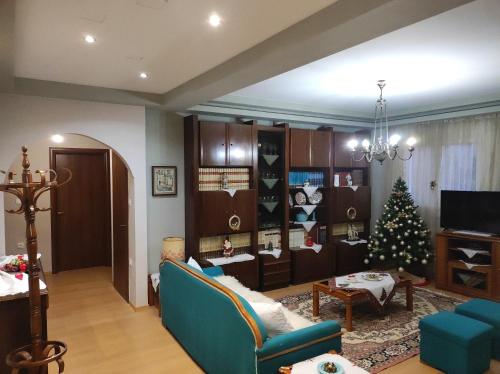 Μια τηλεόραση ή/και κέντρο ψυχαγωγίας στο σπιτοκαλυβάκι