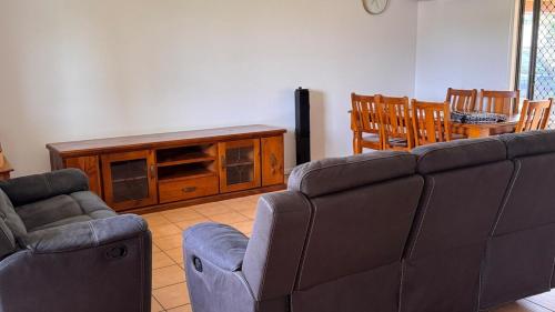 Χώρος καθιστικού στο 4BHK House in a perfect location