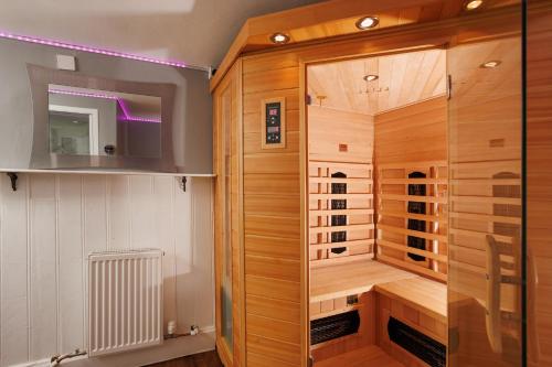 Gambar di galeri bagi Garmoyle House & Garmoyle Mid Cottage di Dumbarton