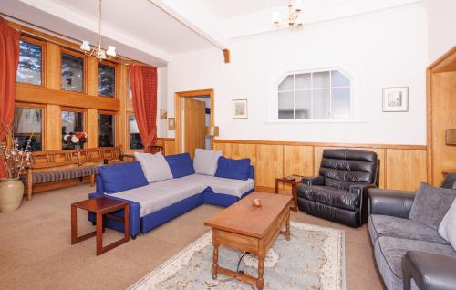 Ruang duduk di Garmoyle House & Garmoyle Mid Cottage