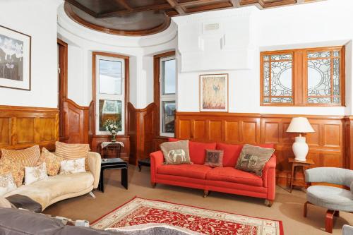Ruang duduk di Garmoyle House & Garmoyle Mid Cottage