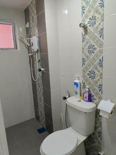 Un baño de Dream Anderson Condo