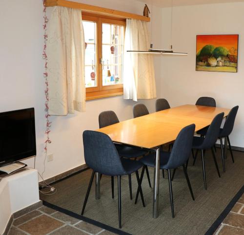 LAAX sonnige Gartenwohnung