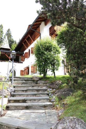 LAAX sonnige Gartenwohnung