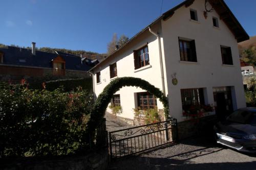 Le Gite 5 mn de Luchon - Jardin garage et parking
