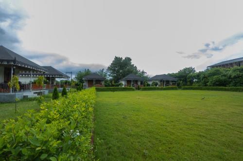 Κήπος έξω από το The Sariska Retreat