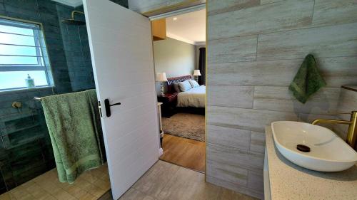 Phòng tắm tại The Snug - Plett