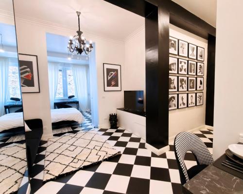 Black and White Apartment in Milan downtown with AC, Wifi and Subway M1 M2 Airoport connected, Central Station