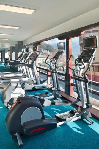 Fitness centrum a/nebo fitness zařízení v ubytování Le Meridien Thimphu