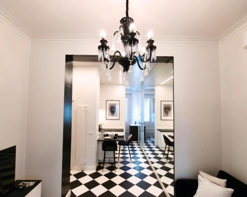 Black and White Apartment in Milan downtown with AC, Wifi and Subway M1 M2 Airoport connected, Central Station
