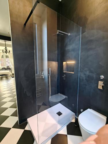 Black and White Apartment in Milan downtown with AC, Wifi and Subway M1 M2 Airoport connected, Central Station